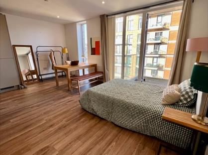 Room in a Shared Flat, Victory Parade, SE18