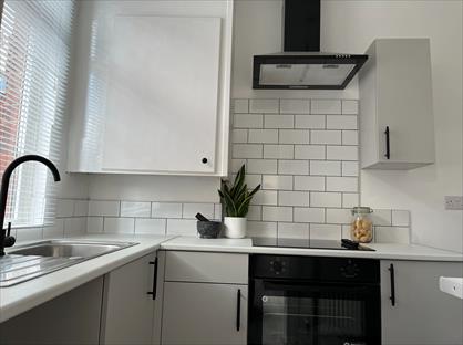 3 Bed Terraced House, Greenock Place, LS12