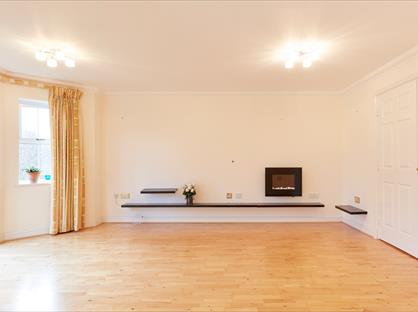 1 Bed Flat, Acton Vale, W3