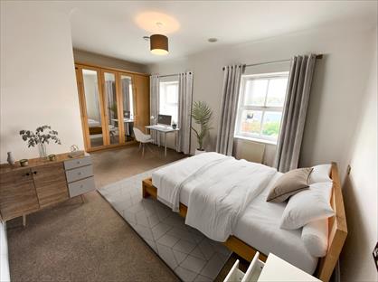 6 Bed Terraced House, Albany Gardens, CO2