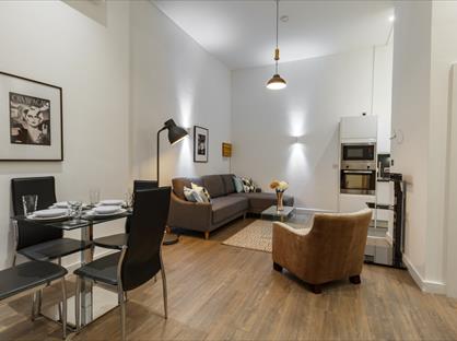 2 Bed Flat, Midghall Street, L3