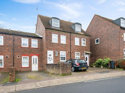 3 Bed Terraced House, Grace Close, SE9