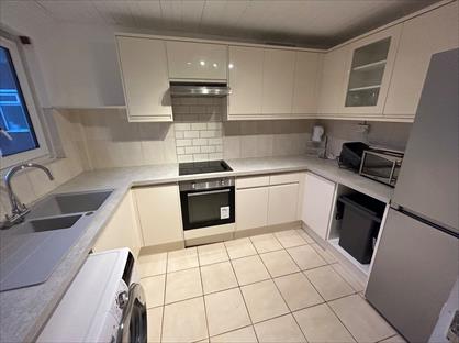 4 Bed Flat, Aveline Street, SE11