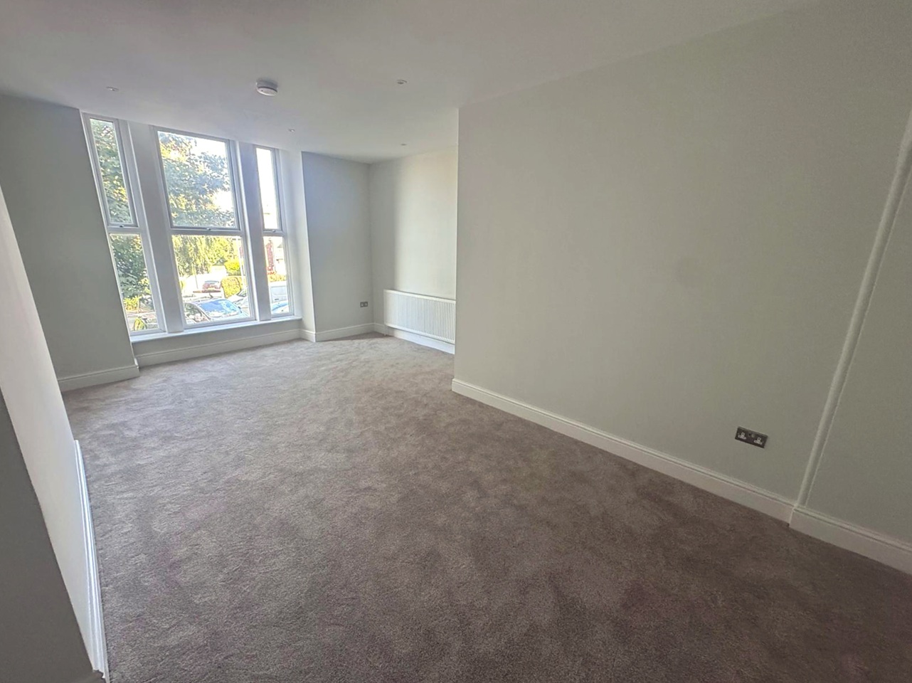 2 Bed Flat, Oxton, CH43 photo 3