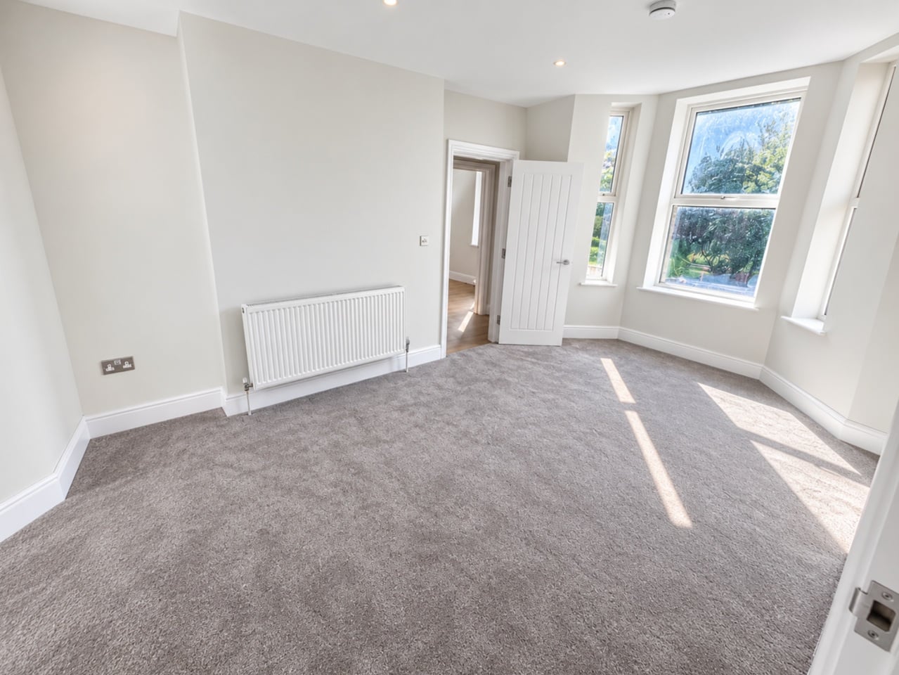 2 Bed Flat, Oxton, CH43 photo 5