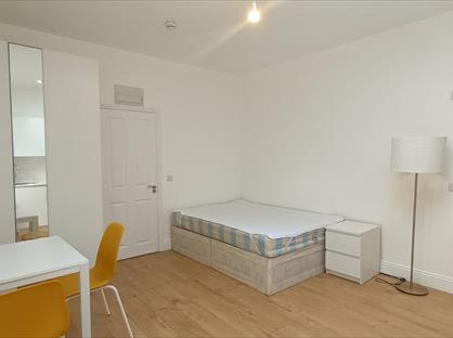 Studio Flat, Eversholt Street, NW1