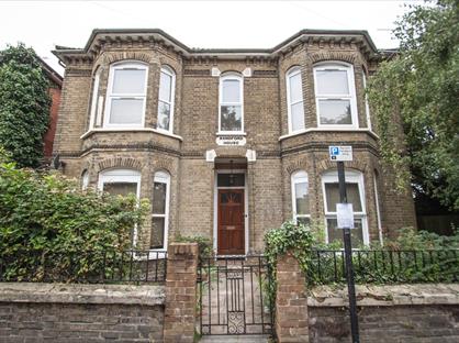 6 Bed Semi-Detached House, Carlton Road, SO15