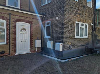 1 Bed Flat, Chapel Road, TW3
