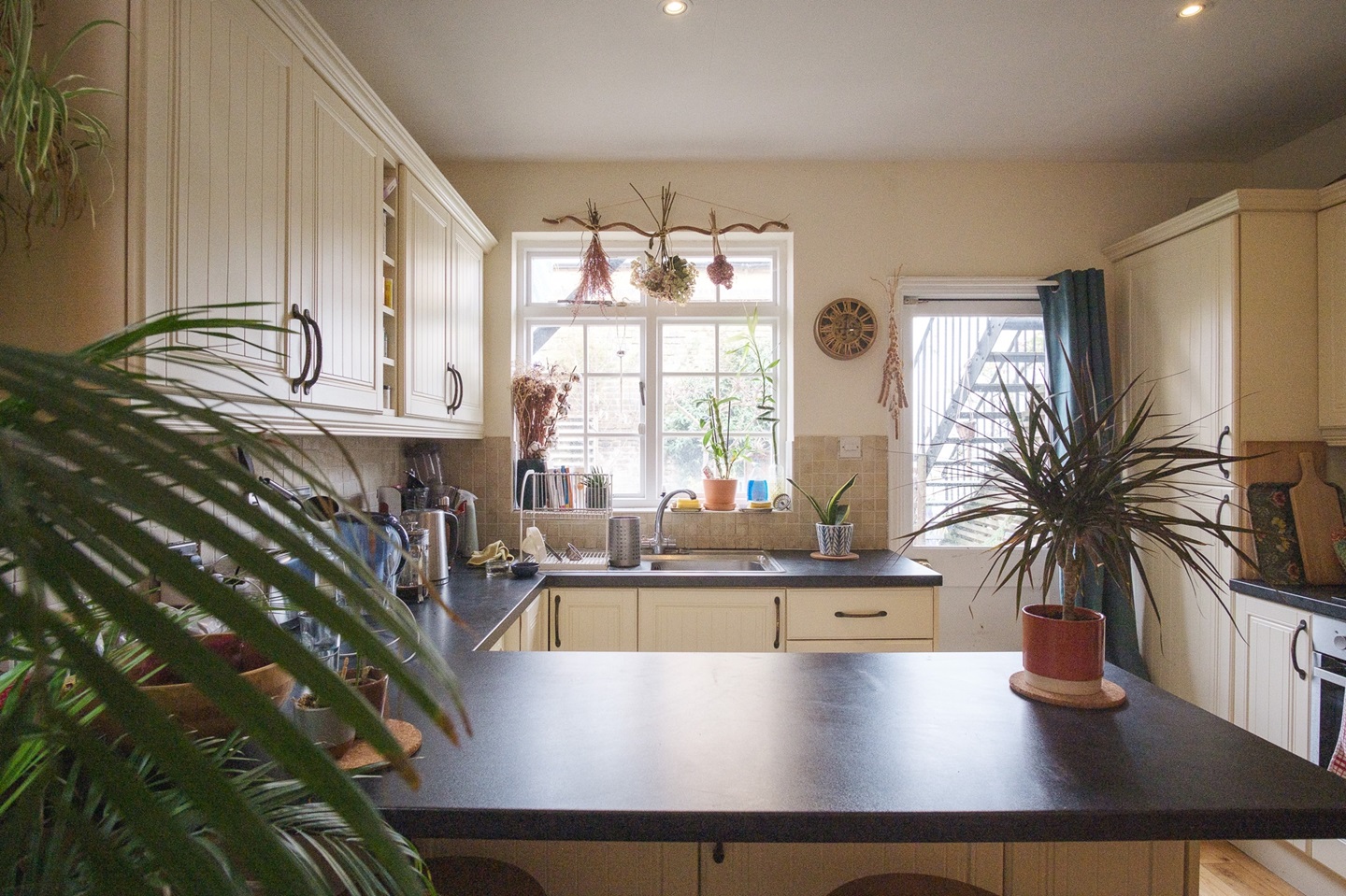 2 Bed Flat, Canon Beck Road, SE16 photo 2