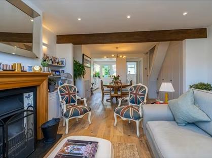 2 Bed Terraced House, Pinkneys Drive, SL6