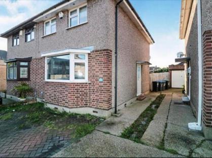 2 Bed Semi-Detached House, Vernon Avenue, EN3