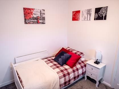 2 Bed Terraced House, East Street, NN9