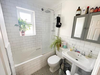 3 Bed Semi-Detached House, Wickham Mews, SE4