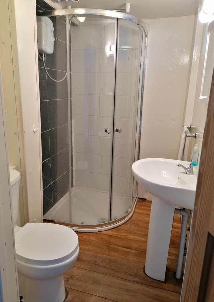 Bristol Studio Flat, Redland, BS6 To Rent Now for £850.00 p/m