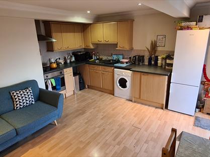 1 Bed Flat, Emporium Court, SN1
