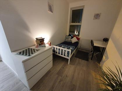Room in a Shared House, Wesley Street, WF10