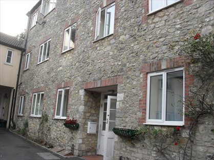 1 Bed Flat, Combe Street, TA20
