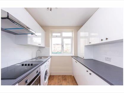 3 Bed Flat, Stafford Court, SW8