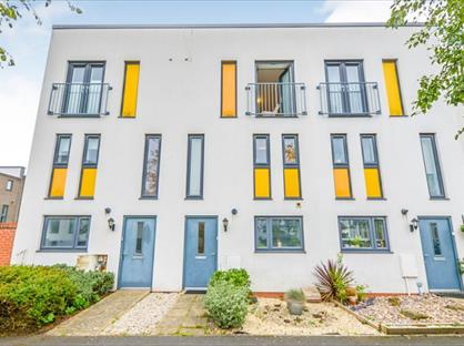 4 Bed Terraced House, Penn Way, AL7