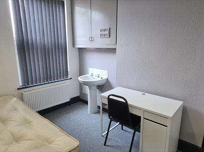 Room in a Shared House, De Grey Street, HU5