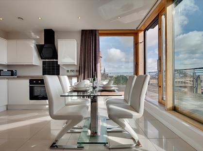 2 Bed Penthouse, Clavering Place, NE1