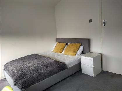 Room in a Shared House, Wesley Street, WF10