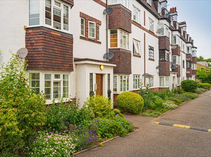 3 Bed Flat, Barrow Road, SW16