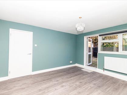 1 Bed Flat, Invermore Place, SE18