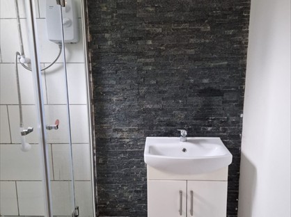 Studio Flat, Bromham Road, MK40