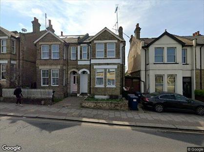 Room in a Shared Flat, Totteridge Lane, N20