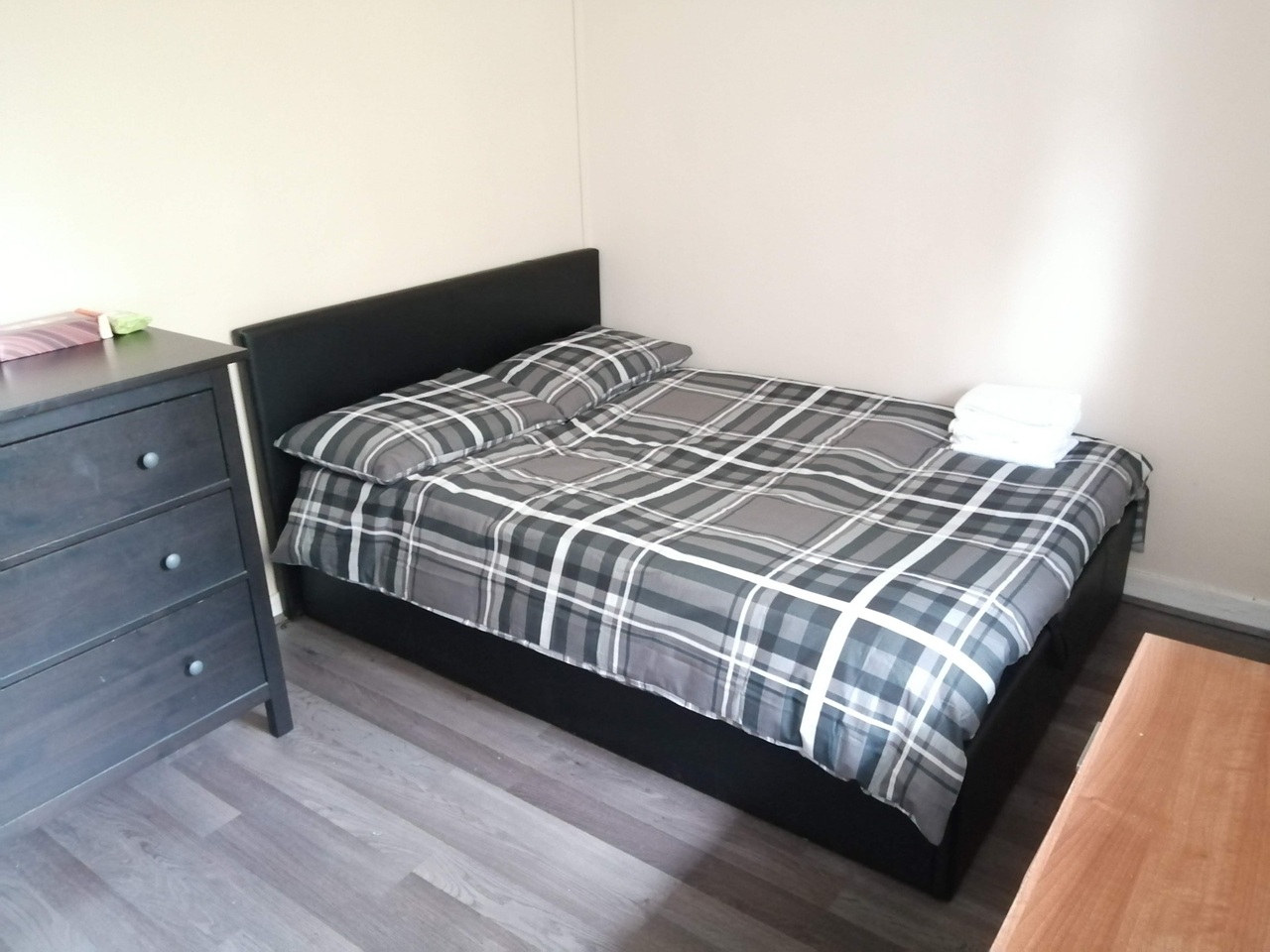 Room in a Shared Flat, Ross House, E1W photo 4