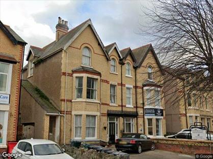 2 Bed Flat, Wynnstay Road, LL29
