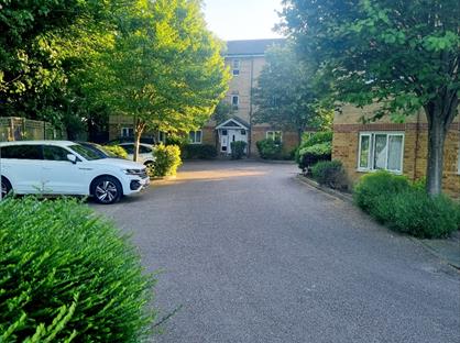 2 Bed Flat, Davey Close, N13