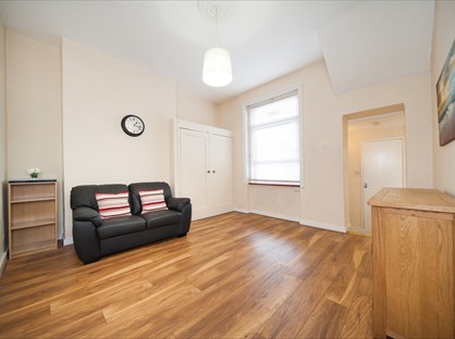 Studio Flat, Brockley Road, SE4