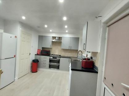 4 Bed Terraced House, Macauley Place, KA3
