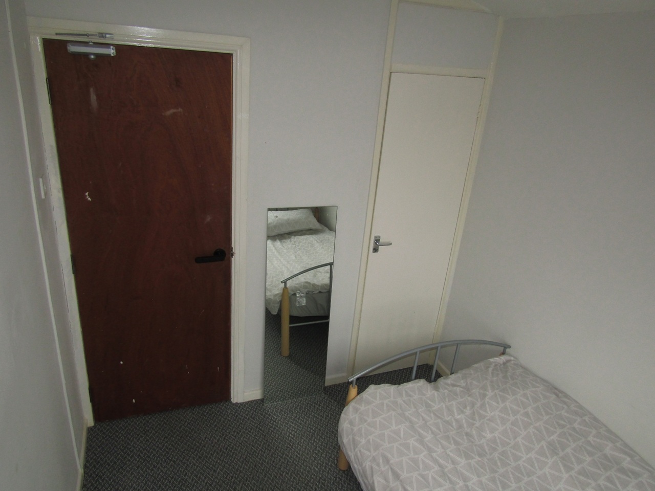 Room in a Shared House, Avebury Close, M7 photo 5