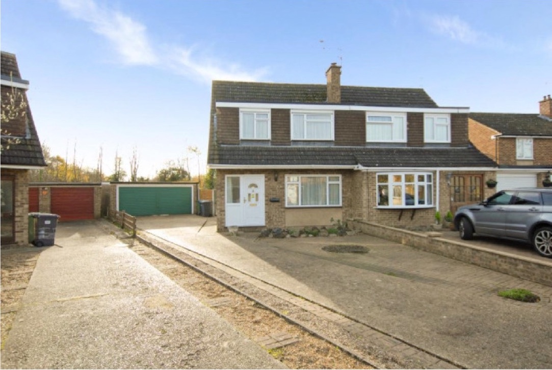 Egham 3 Bed SemiDetached House, Moore Grove Crescent, TW20 To Rent