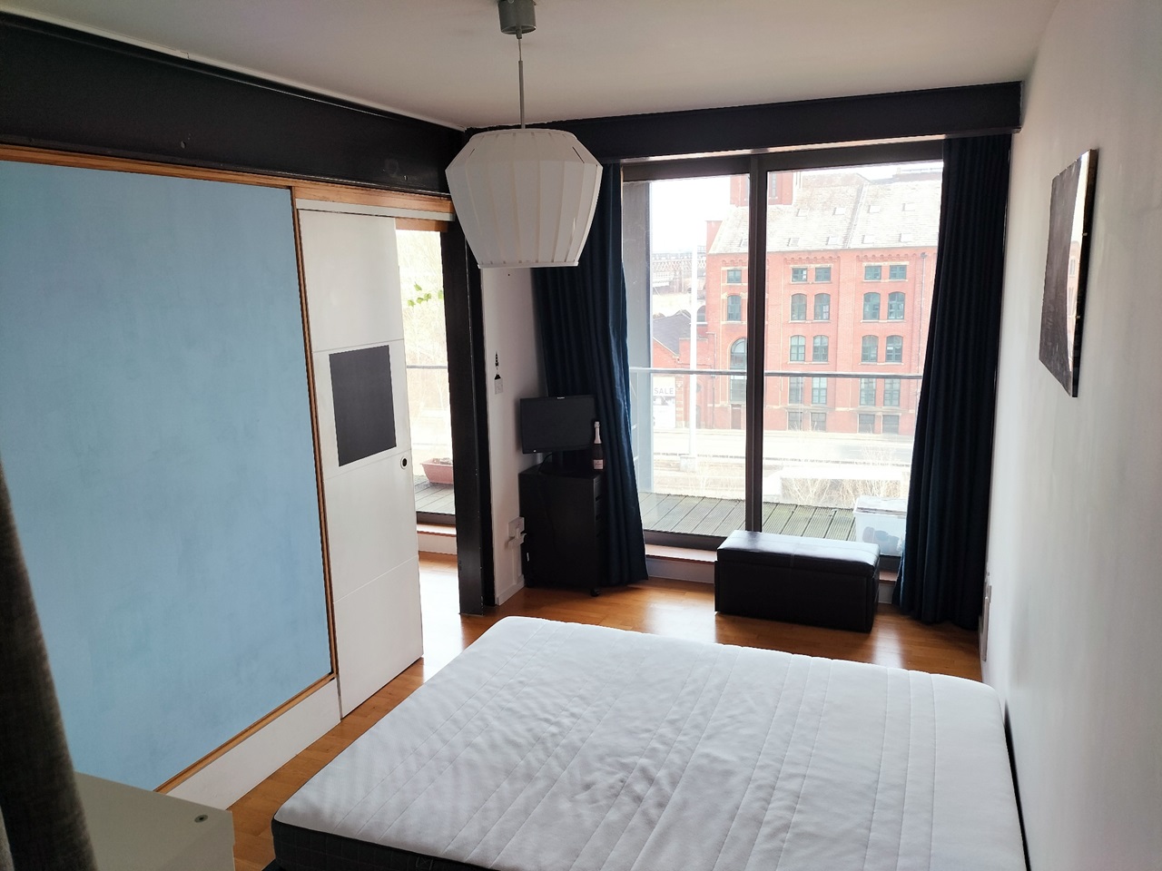 2 Bed Flat, The Box Works, M15 photo 5