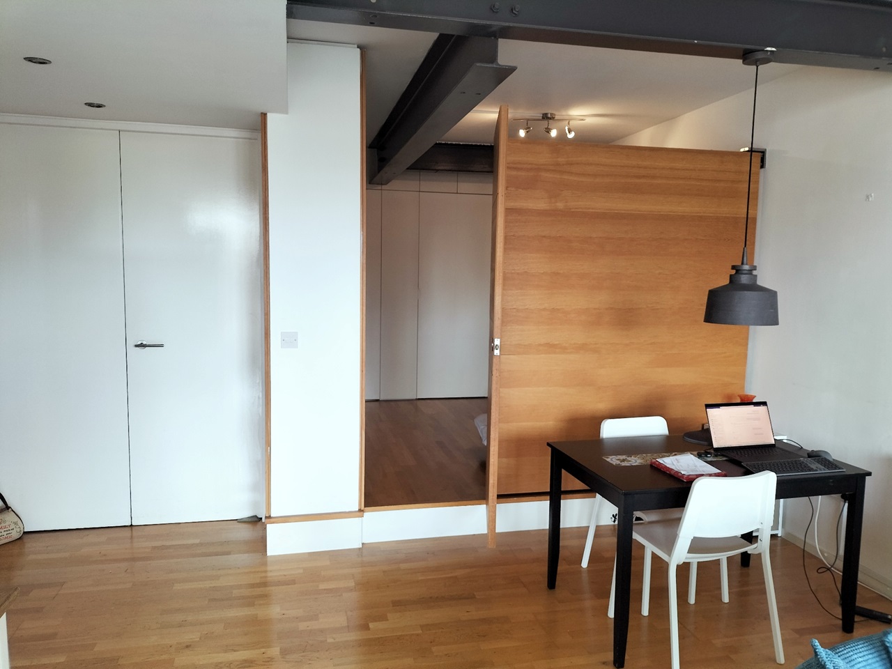 2 Bed Flat, The Box Works, M15 photo 2