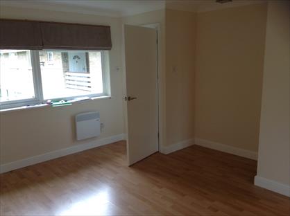 1 Bed Flat, Highclere Court, GU21