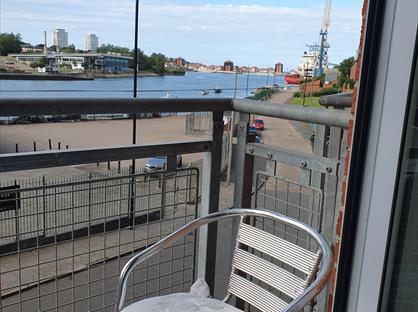 2 Bed Flat, Low Street, SR1