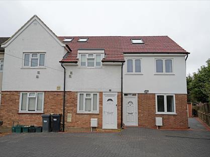 Room in a Shared House, Tennyson Close, TW14