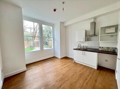 Studio Flat, Kingston Road, TW11