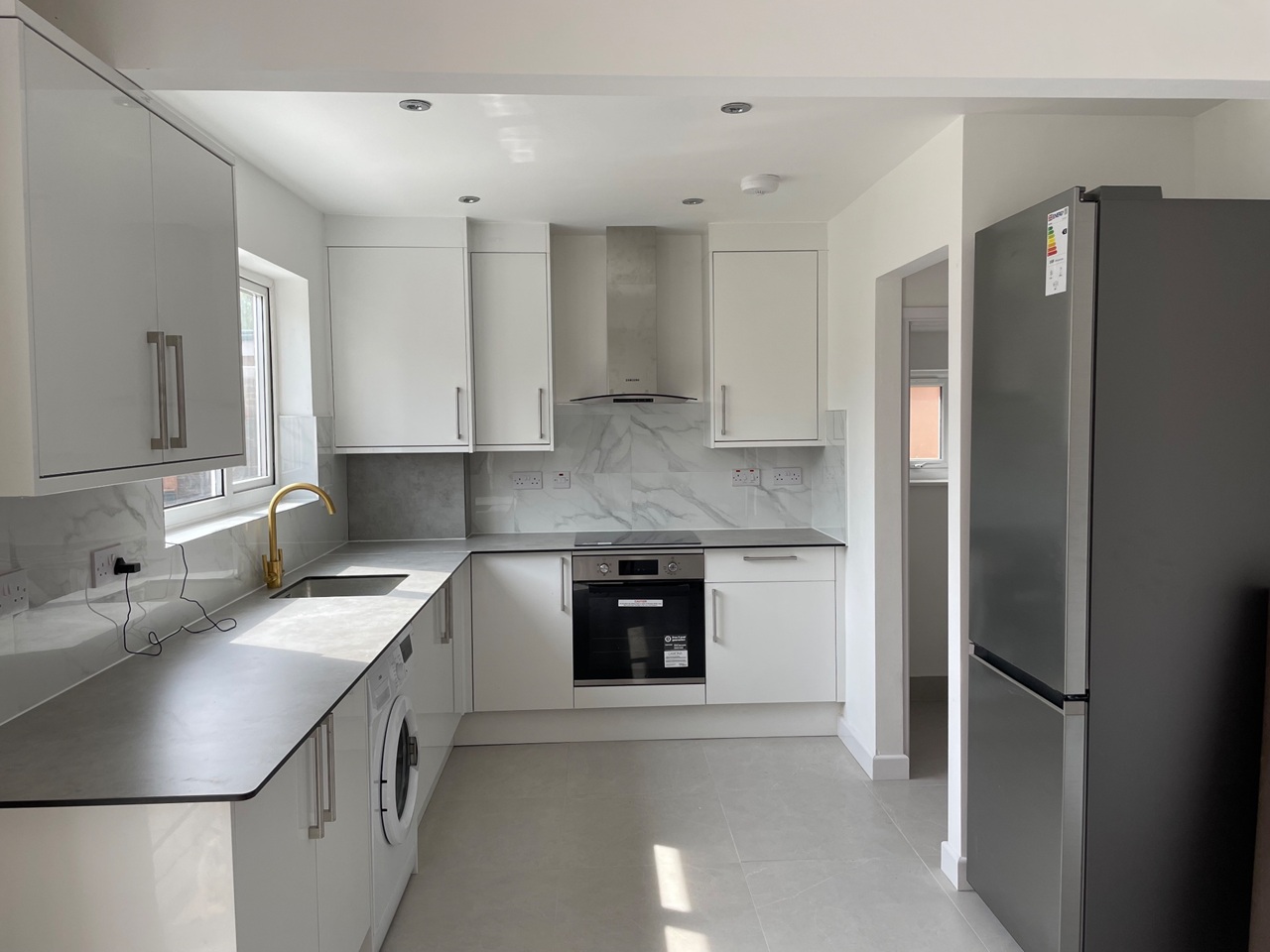 3 Bed Semi-Detached House, Forest Road, CB1, N1 7GU