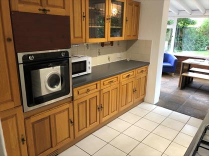 5 Bed Semi-Detached House, Elizabeth Way, CB4
