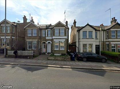 Room in a Shared Flat, Totteridge Lane, N20