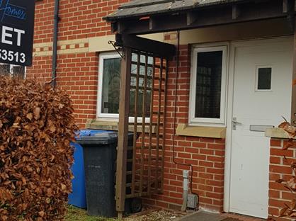 2 Bed Terraced House, Sinclair Drive, IP2