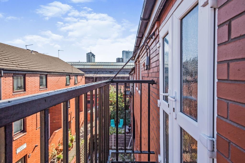 Manchester 3 Bed Martlesham Walk, M4 To Rent Now for £