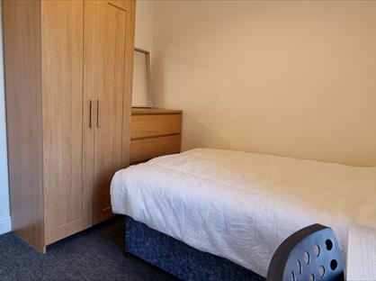 Room in a Shared House, Raglan Street, HU5
