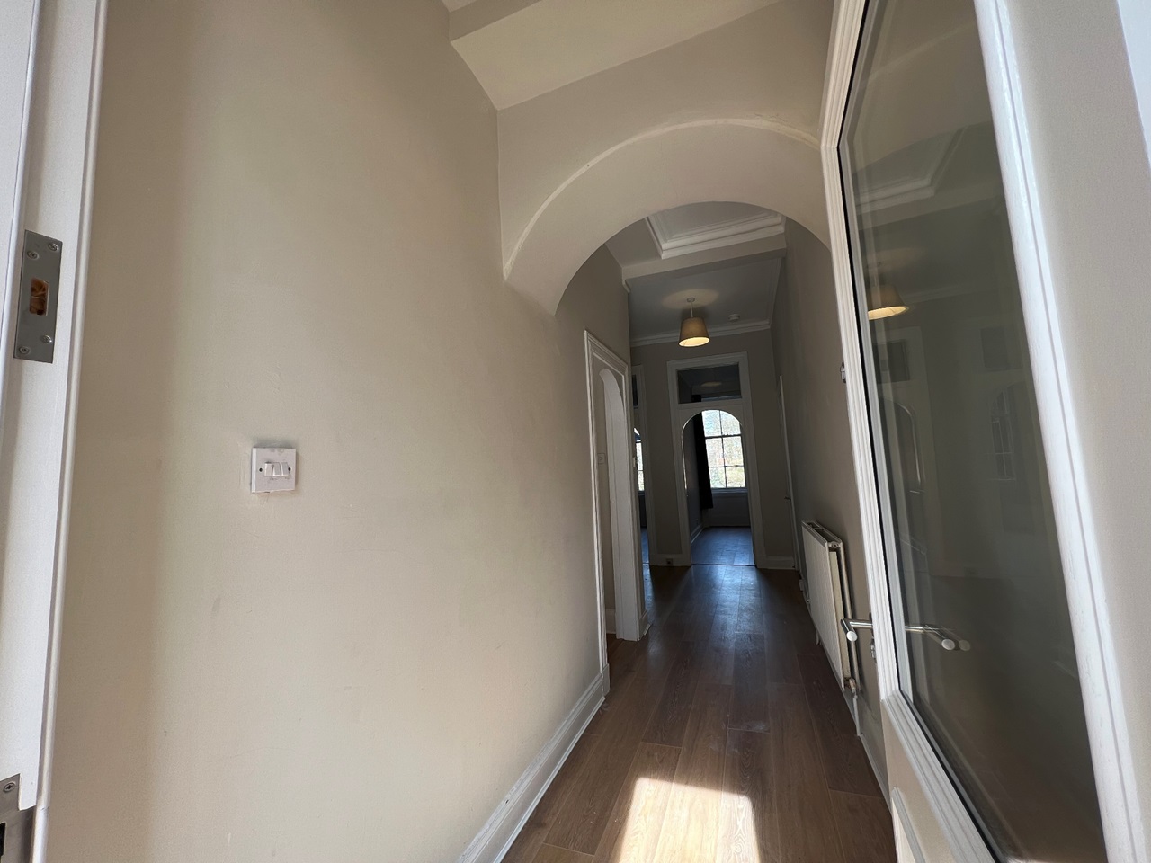 2 Bed Flat, Clarence Drive, G12 photo 3